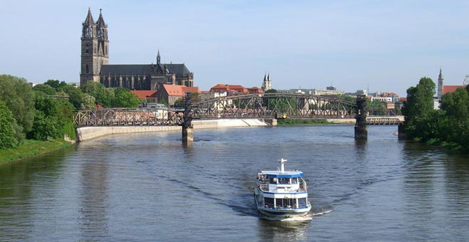Magdeburg an der Elbe mit Dom Magdeburg an der Elbe mit Dom