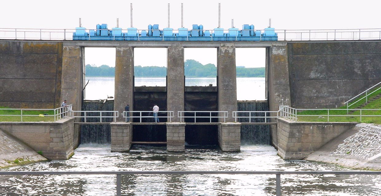 Auslaufbauwerk R&uuml;ckhaltebecken Strau&szlig;furt