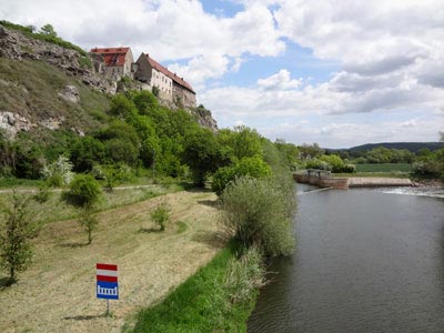 Unstrutwehr und Burgruine Wendelstein